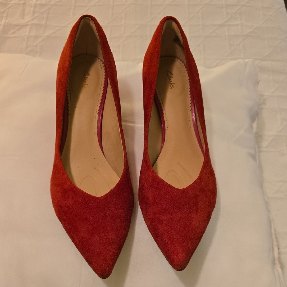 Clarks Scarlet Suede Kitten Heels